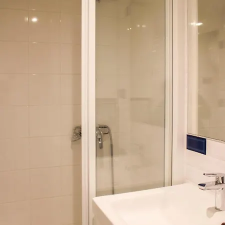 Apartament Bright And Quiet 25 M