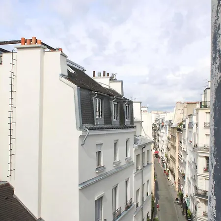 Bright And Quiet 25 M Apartment *