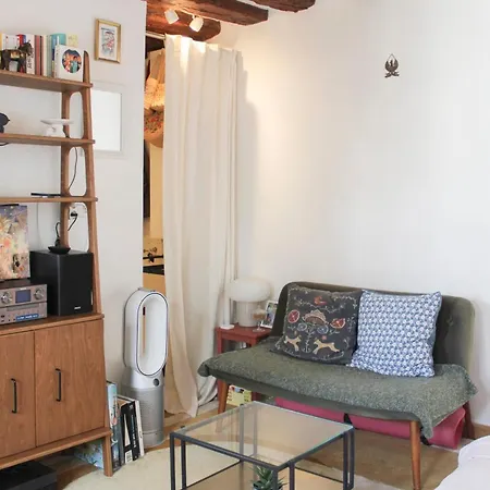 Bright And Quiet 25 M Paryż